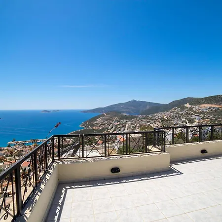 Mira Kalkan -close To Center- Villa