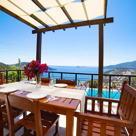 Mira Kalkan -close To Center- Kas